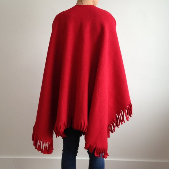 Huge Red Cozy Polar Fleece Poncho Blanket - Picture 7 of 10